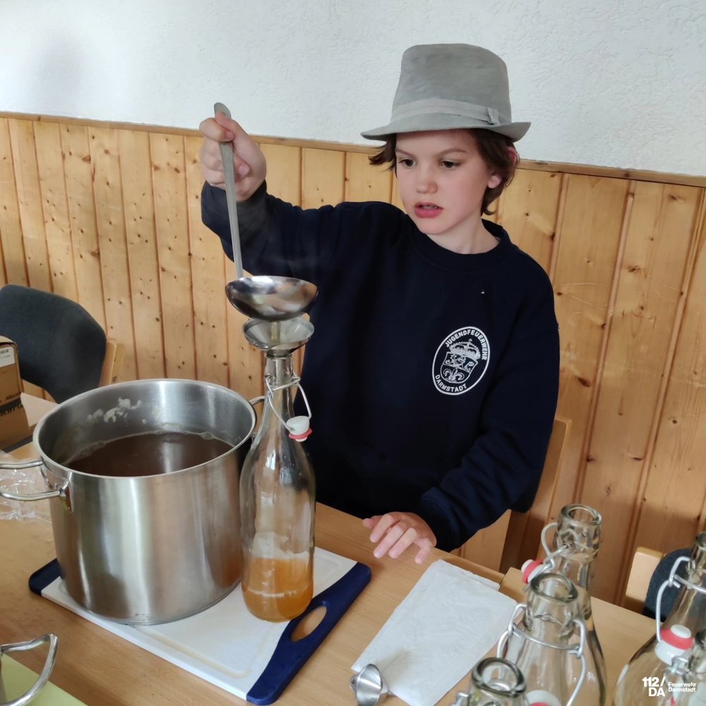 Dennis Rapp Wir machen Apfelsaft!