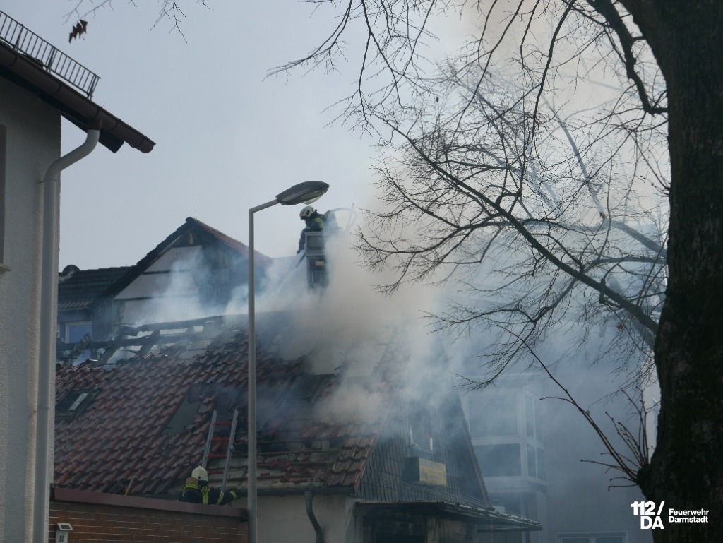 Feuer in Werkstattgebäude